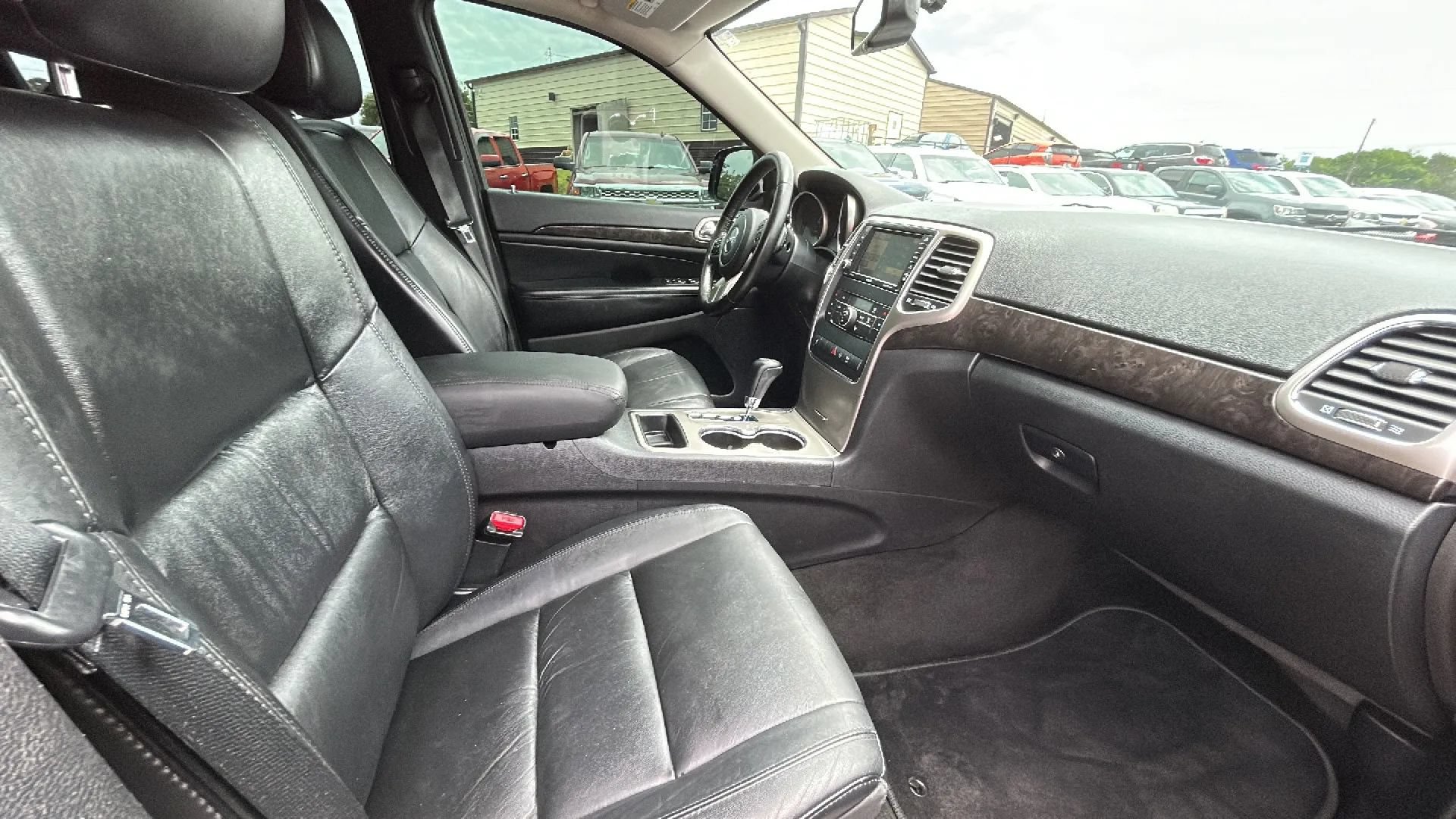 Used 2012 Jeep Grand Cherokee Laredo AWD/4WD image 33