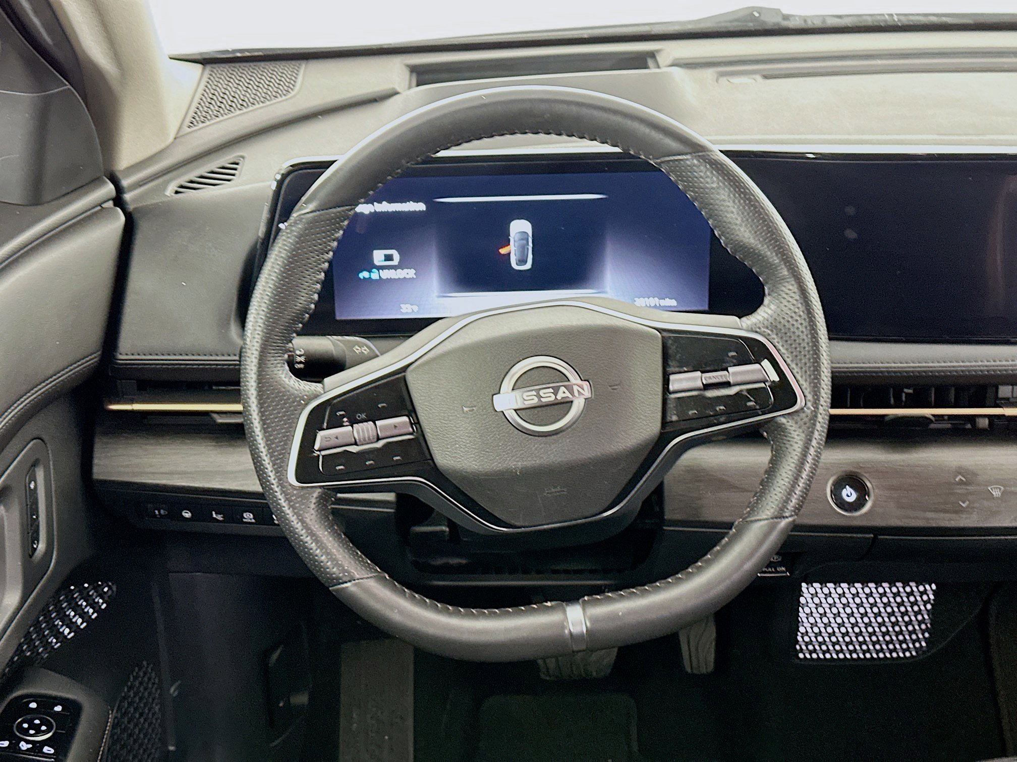 Used 2023 Nissan Ariya FWD image 18