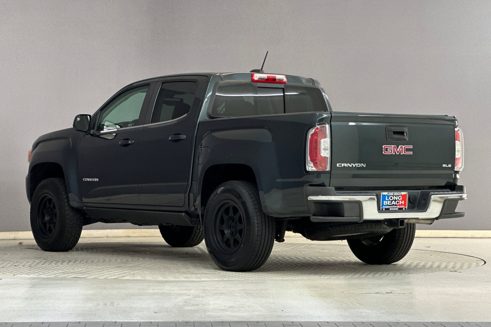 Used 2017 GMC Canyon SLE w/ SLE Convenience Package RWD image 3