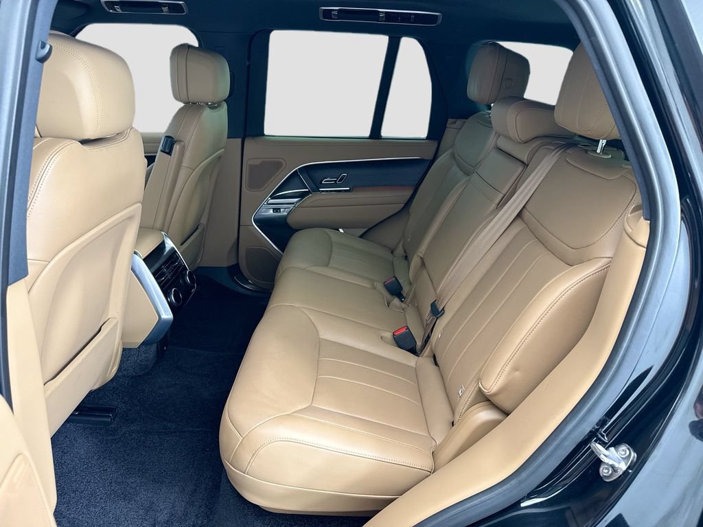 Used 2025 Land Rover Range Rover SE AWD/4WD image 20