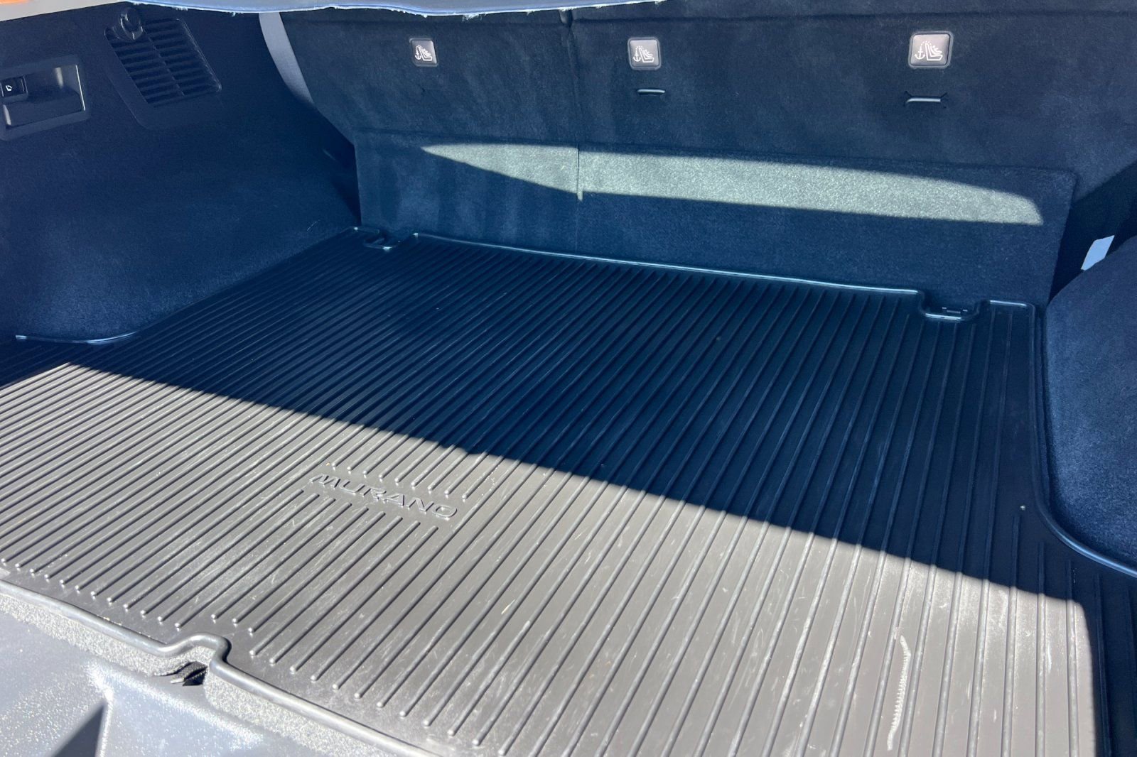 Used 2018 Nissan Murano Platinum w/ Cargo Package image 16