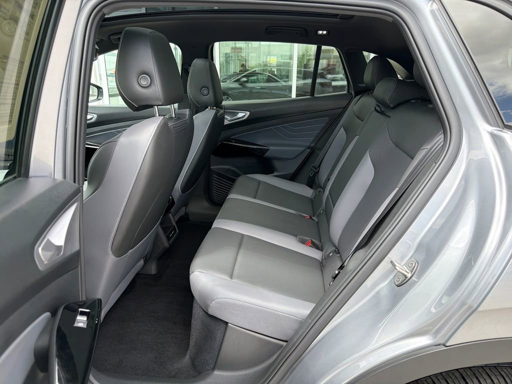 Certified 2023 Volkswagen ID.4 Pro S AWD/4WD image 14