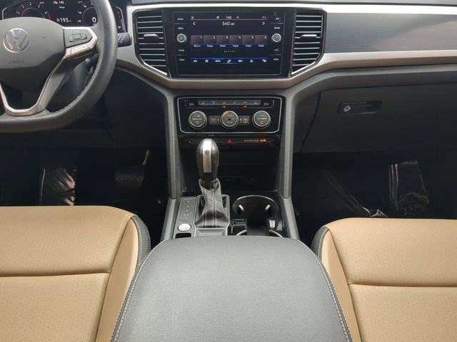 Certified 2022 Volkswagen Atlas Cross Sport SE image 16