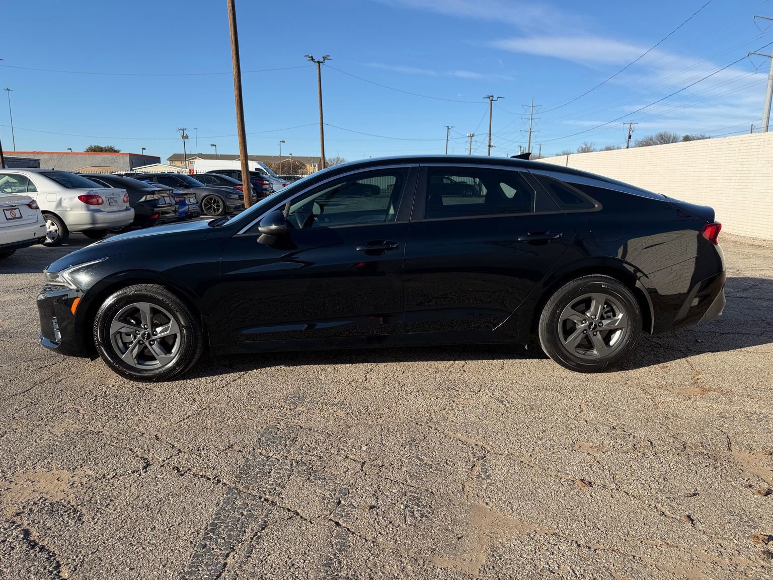 Used 2022 Kia K5 LX image 3