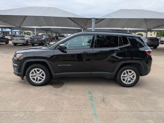 Used 2018 Jeep Compass Sport w/ Tech Group FWD image 8