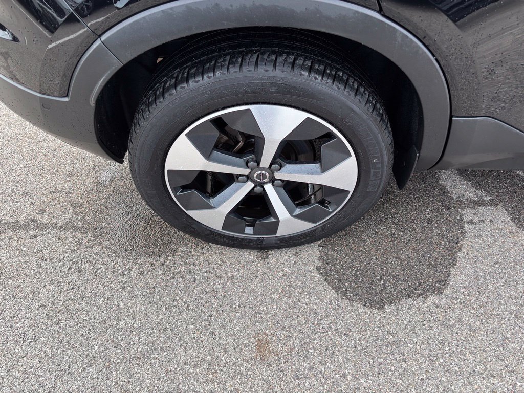 Used 2024 Volvo XC40 B5 Plus w/ Climate Package AWD/4WD image 33
