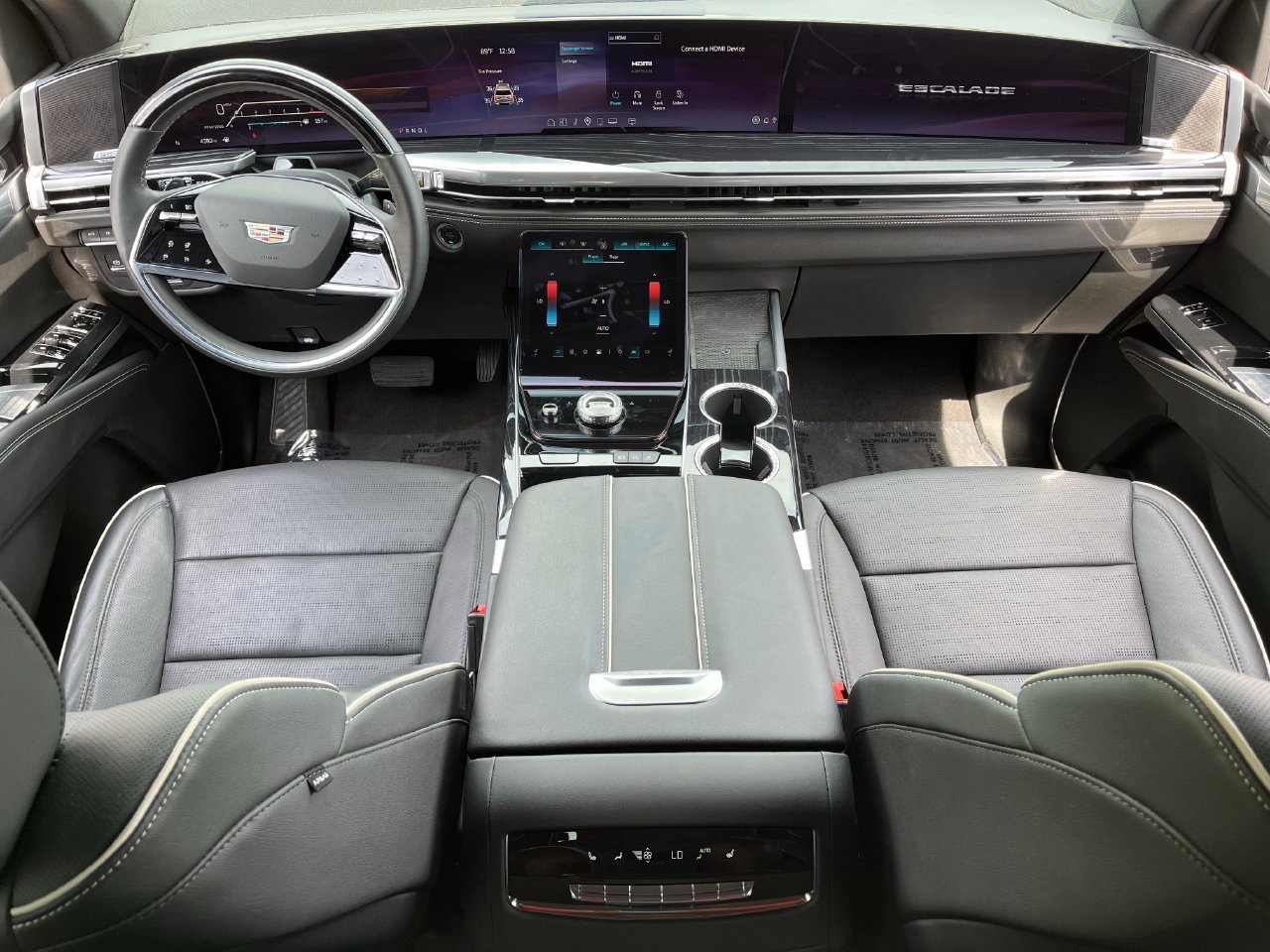 Used 2025 Cadillac Escalade Sport w/ LPO, Floor Liner Package AWD/4WD image 9