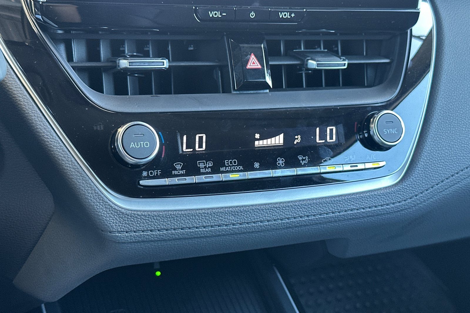 Certified 2026 Toyota Corolla Cross XLE w/ Black Badges Package (TMS) image 19