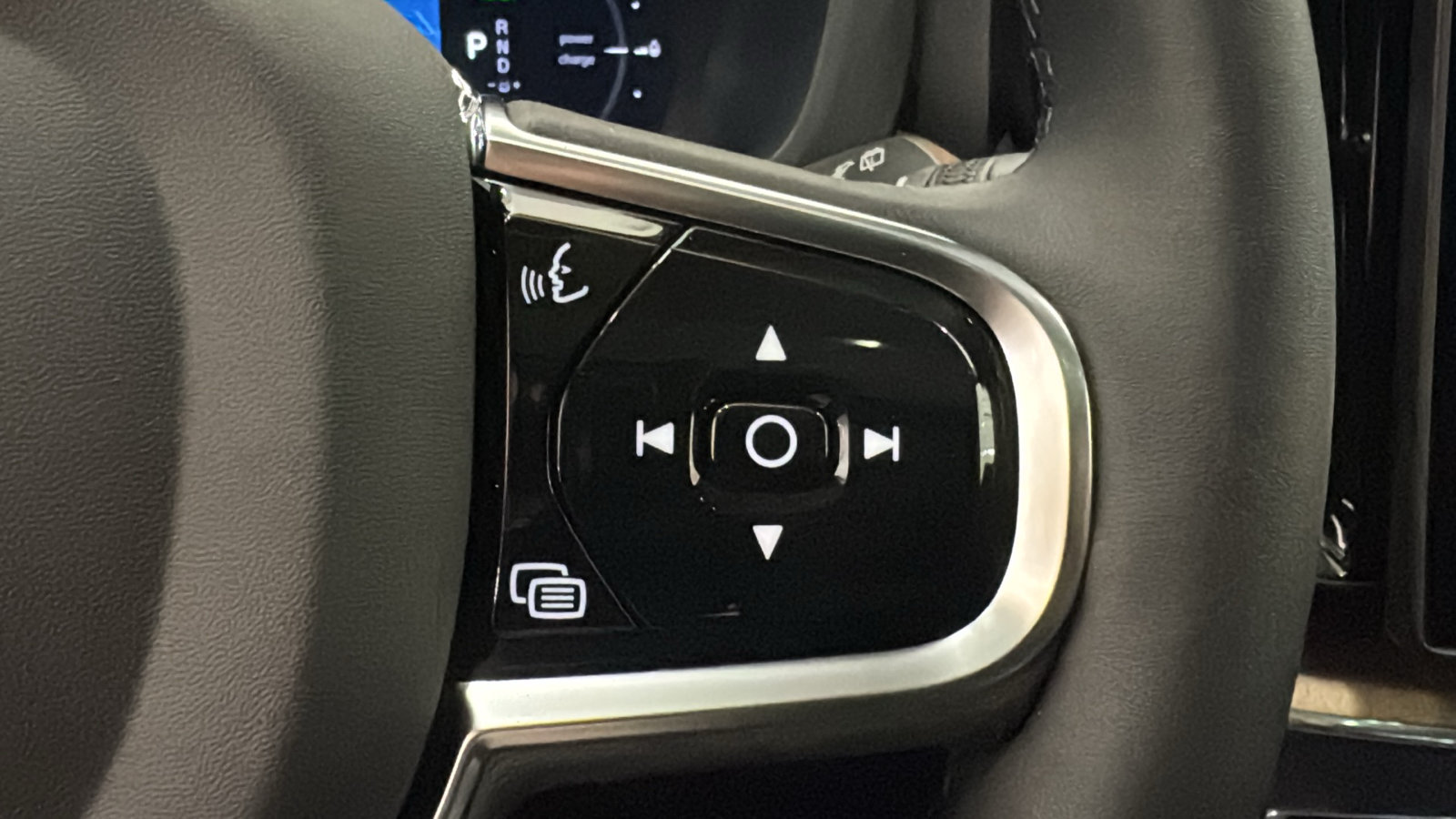 New 2026 Volvo XC60 T8 Plus w/ Protection Package Premier AWD/4WD image 14