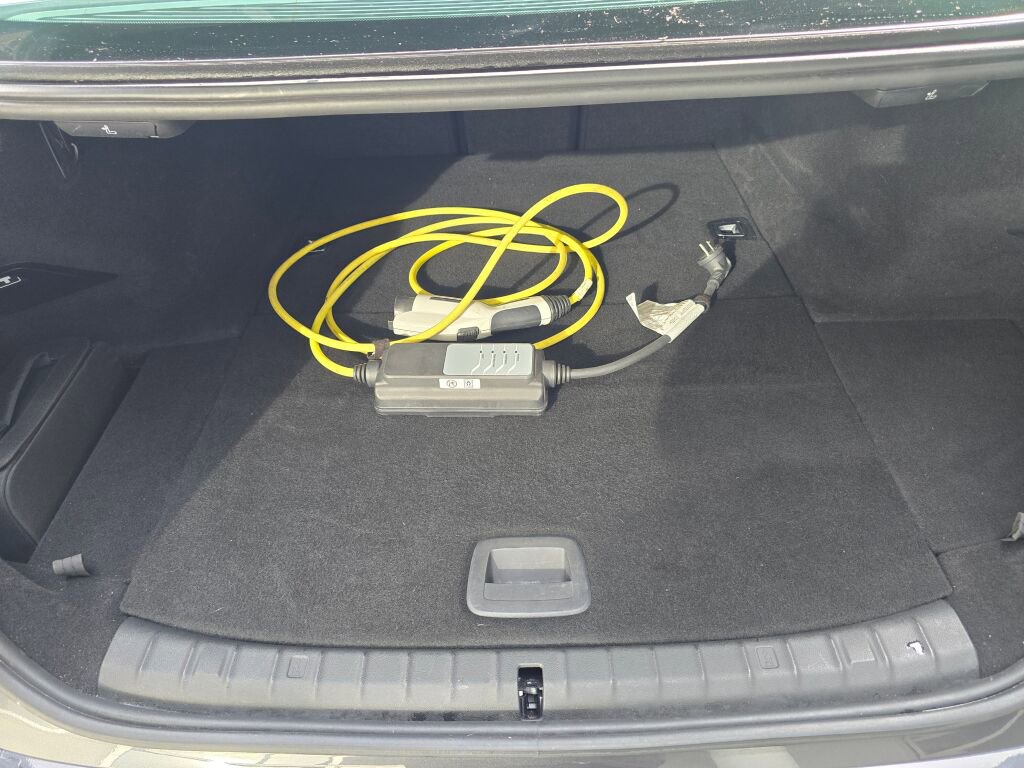 Used 2018 BMW 530e xDrive image 11