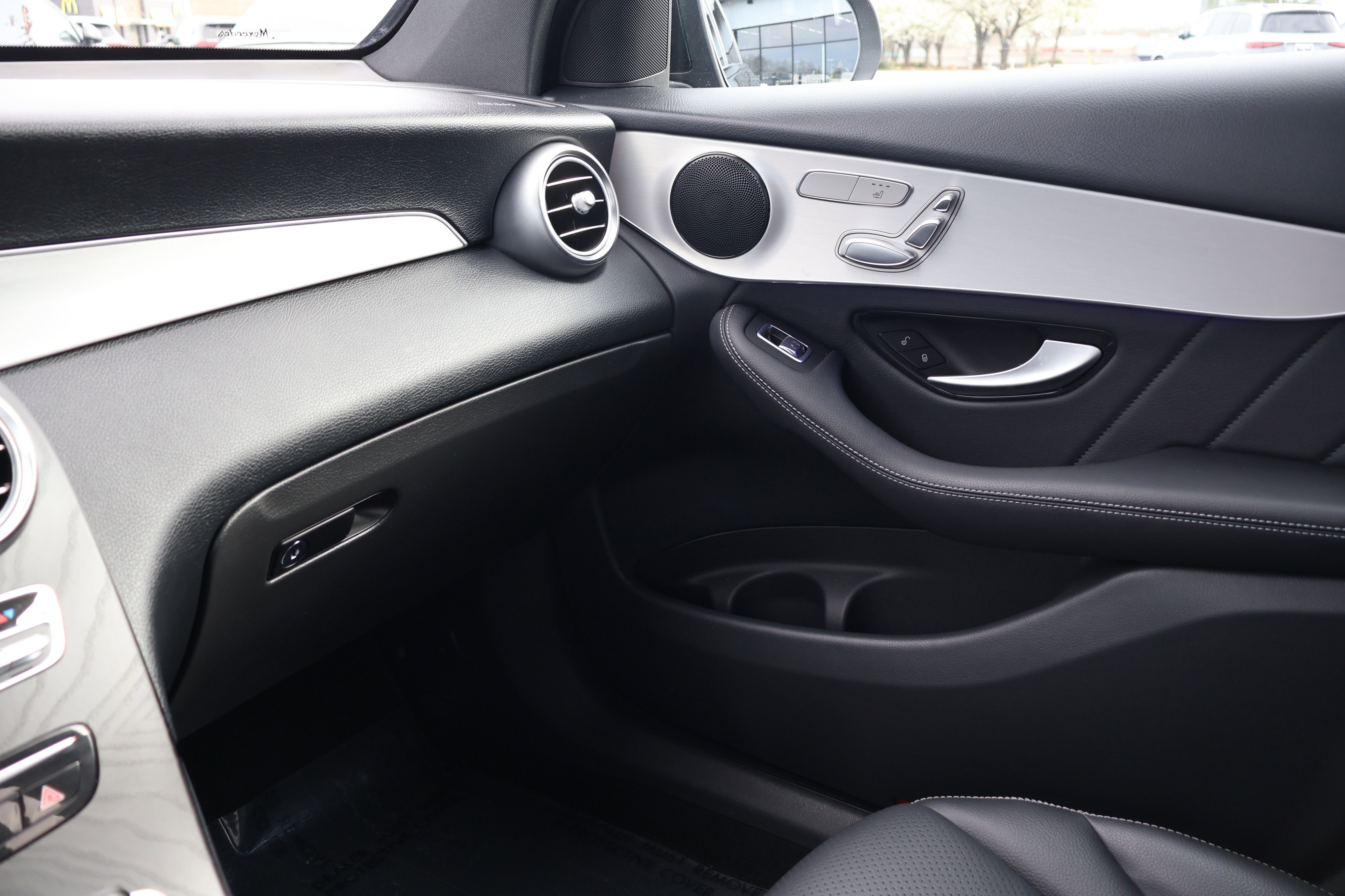 Certified 2022 Mercedes-Benz GLC 300 image 40