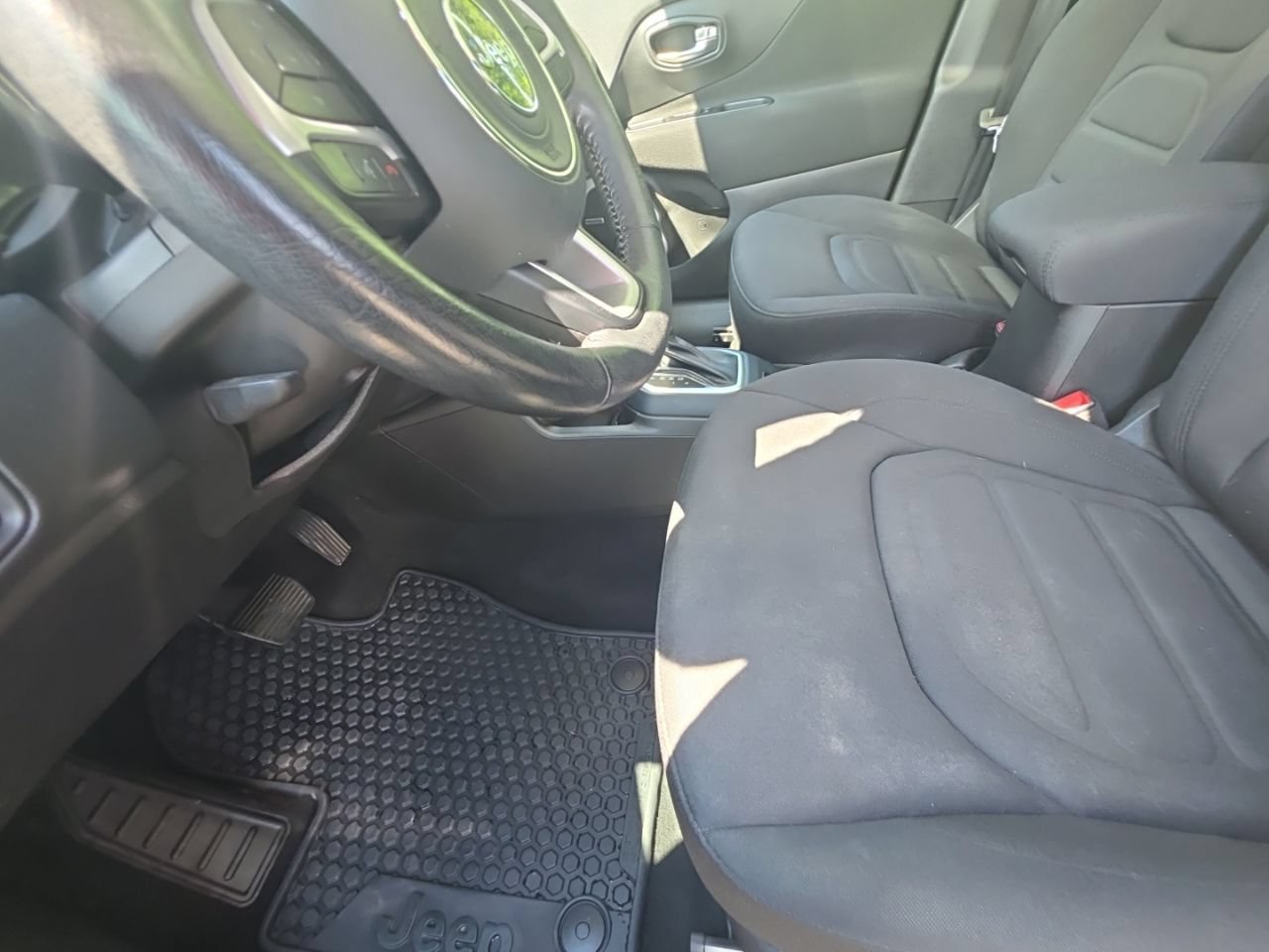 Used 2021 Jeep Renegade Latitude w/ Sun & Sound Group AWD/4WD image 12