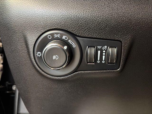 Used 2023 Jeep Compass Limited image 16