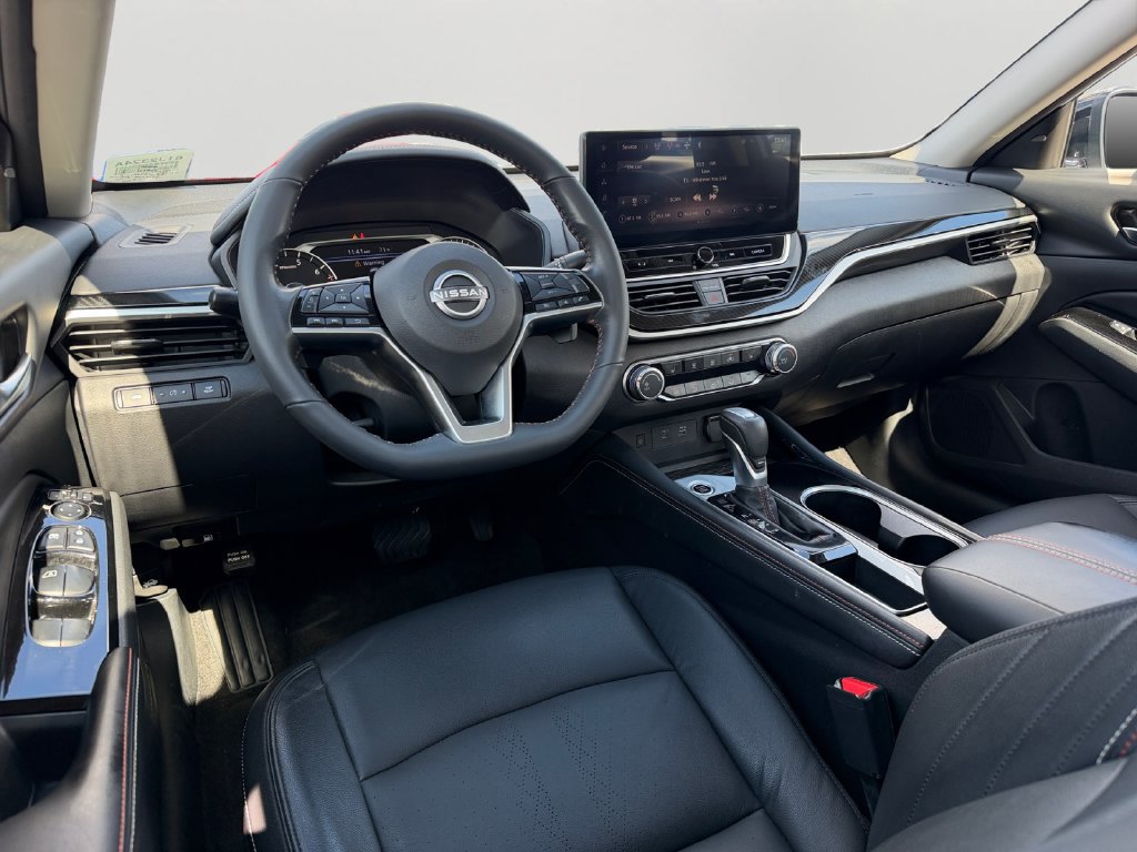 Used 2024 Nissan Altima 2.5 SR w/ SR Premium Package FWD image 13