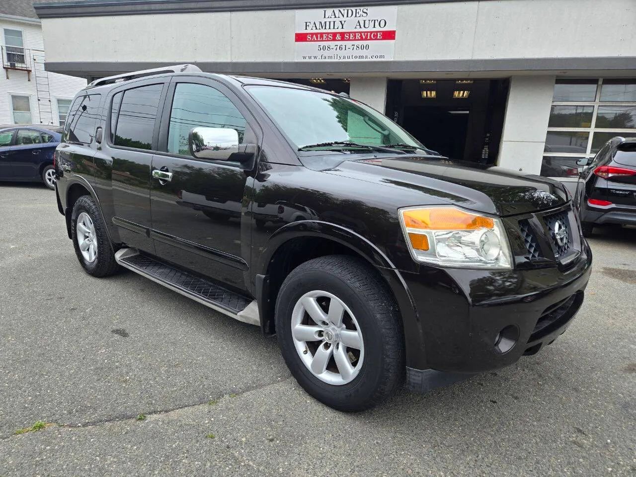 Used 2012 Nissan Armada SV image 1