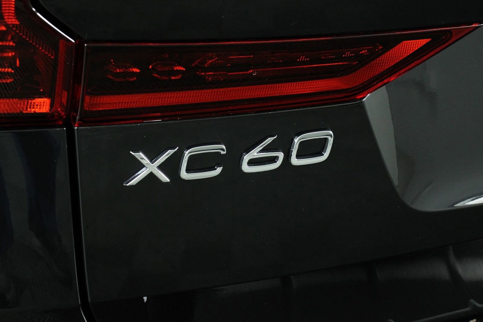 New 2026 Volvo XC60 T8 Plus w/ Protection Package Premier image 16