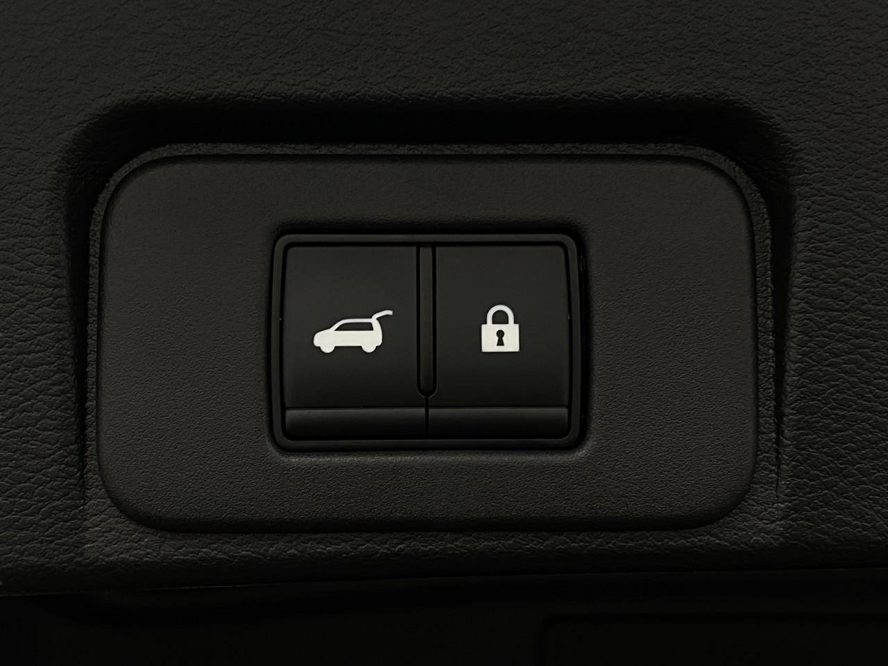 Used 2025 Nissan Rogue Platinum image 8