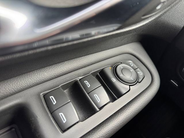 Used 2022 GMC Terrain SLE w/ Driver Convenience Package image 5