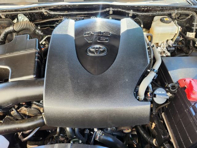 Used 2021 Toyota Tacoma TRD Off-Road w/ Technology Package AWD/4WD image 24