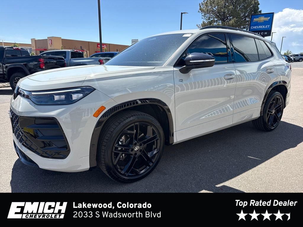 Used 2025 Volkswagen Tiguan SE R-Line AWD/4WD image 1