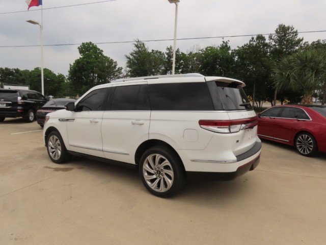 Certified 2024 Lincoln Navigator Premiere AWD/4WD image 15