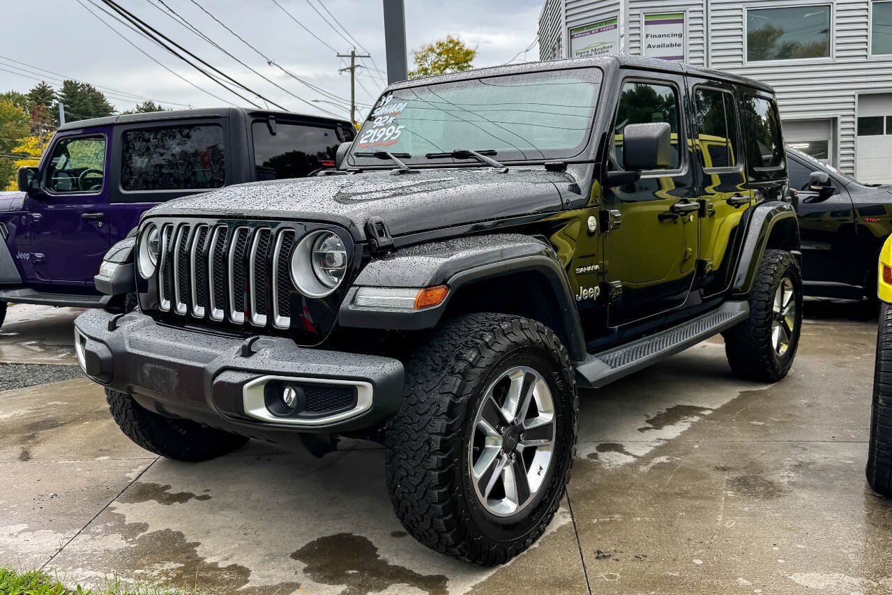 Used 2019 Jeep Wrangler Unlimited Sahara w/ Uconnect 4C Nav & Sound Group AWD/4WD image 4
