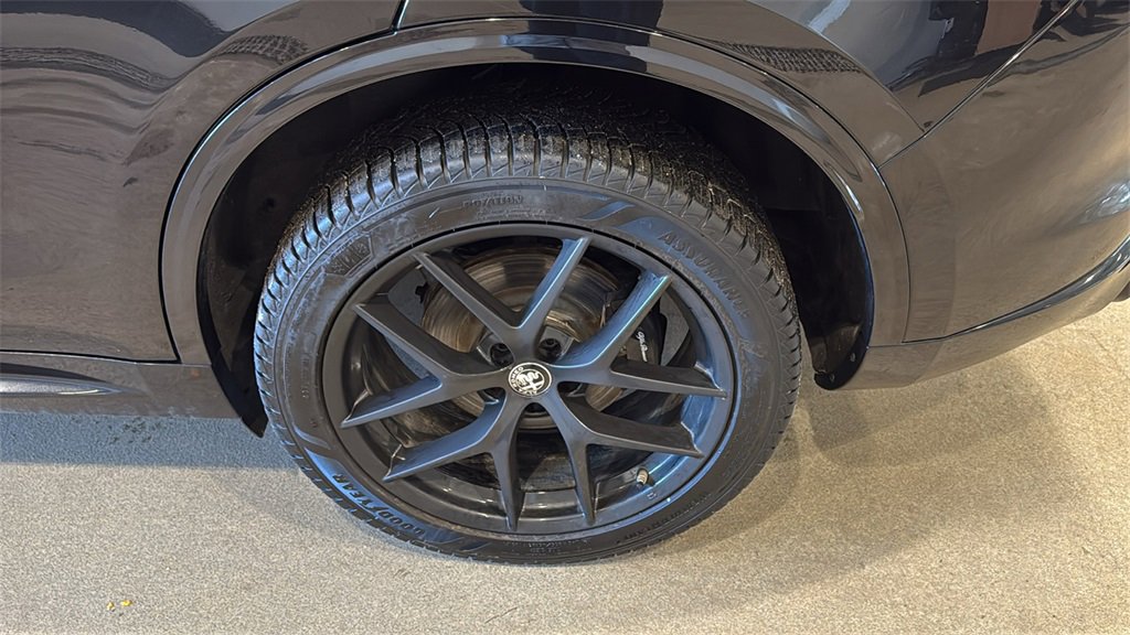 Used 2020 Alfa Romeo Stelvio Ti w/ Nero Edizione image 10