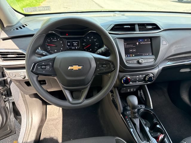 Used 2022 Chevrolet TrailBlazer LT FWD image 23