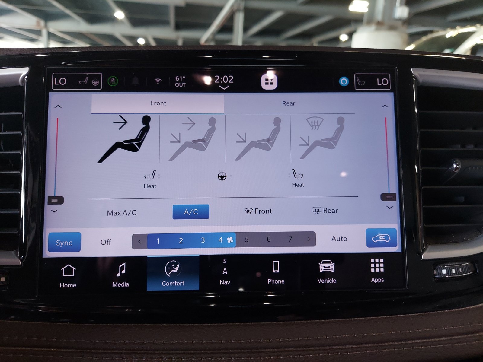 Used 2021 Chrysler Pacifica Touring-L w/ Uconnect Theater Family Group FWD image 18