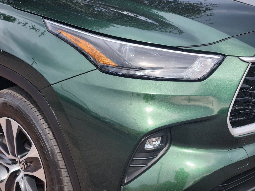 Used 2025 Toyota Highlander XLE AWD/4WD image 28
