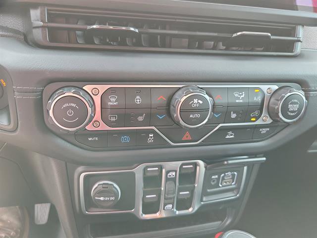 Used 2024 Jeep Wrangler Unlimited Sahara image 15