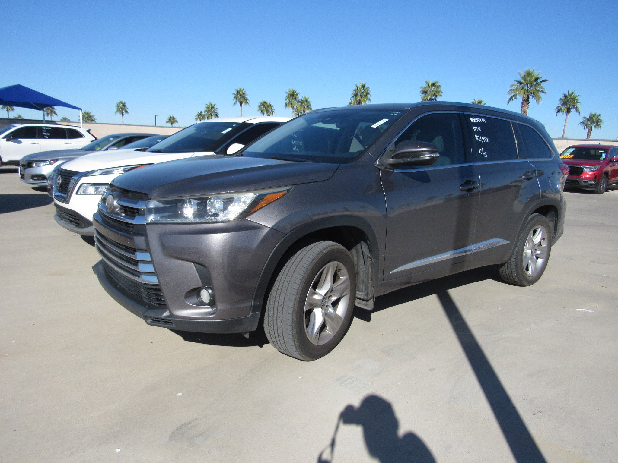 Used 2017 Toyota Highlander Limited Platinum image 1