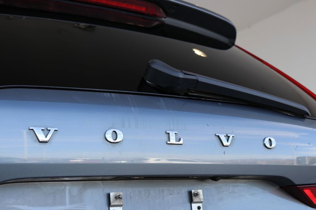 Used 2018 Volvo XC60 T6 Momentum w/ Vision Package image 13