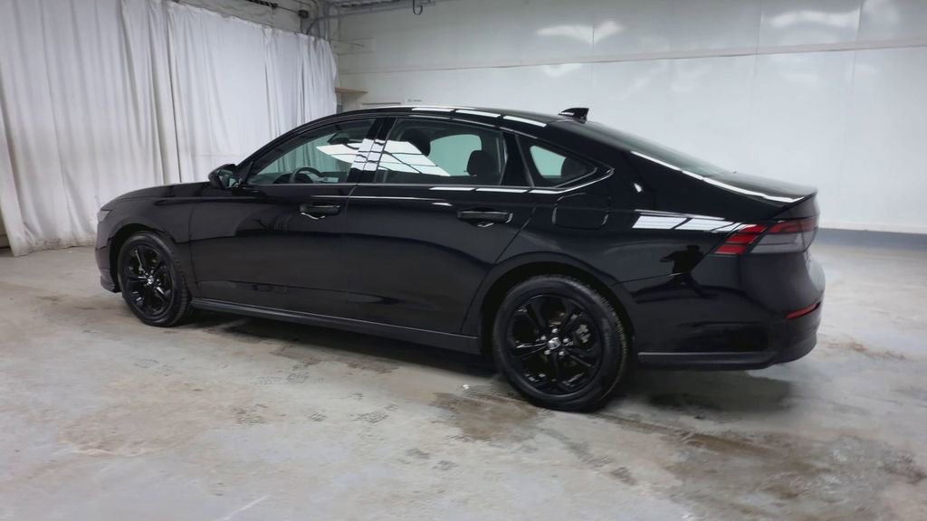 Used 2025 Honda Accord SE image 6