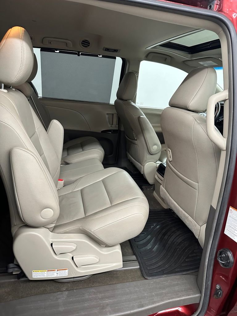 Used 2016 Toyota Sienna XLE w/ Outdoor Package image 32