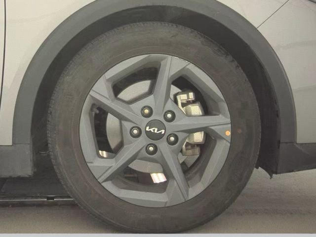 Used 2025 Kia K4 LXS FWD image 19
