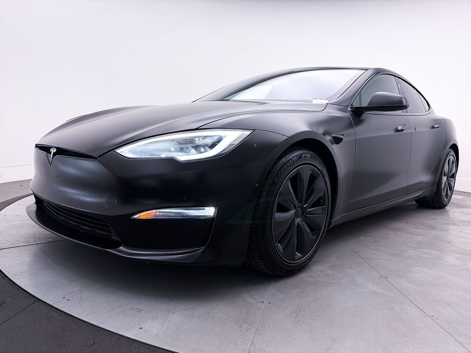 Used 2021 Tesla Model S Plaid image 12