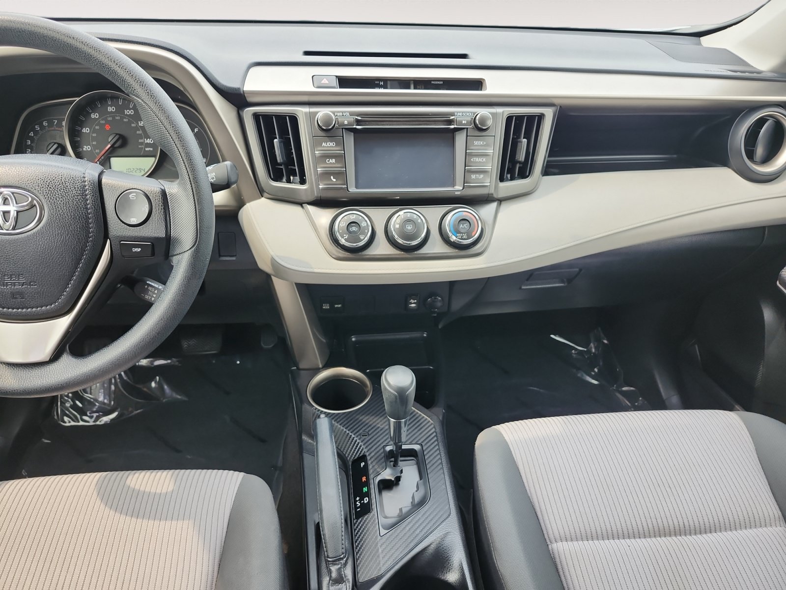 Used 2015 Toyota RAV4 LE FWD image 11