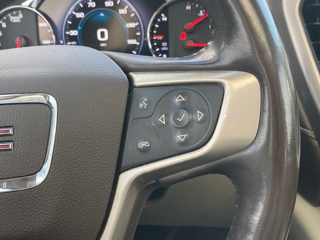 Used 2018 GMC Acadia Denali w/ Technology Package FWD image 19