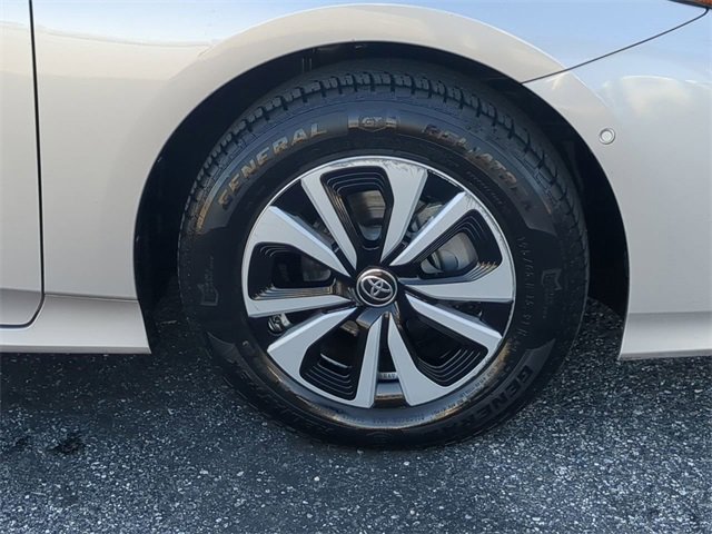 Used 2019 Toyota Prius Prime Advanced image 11
