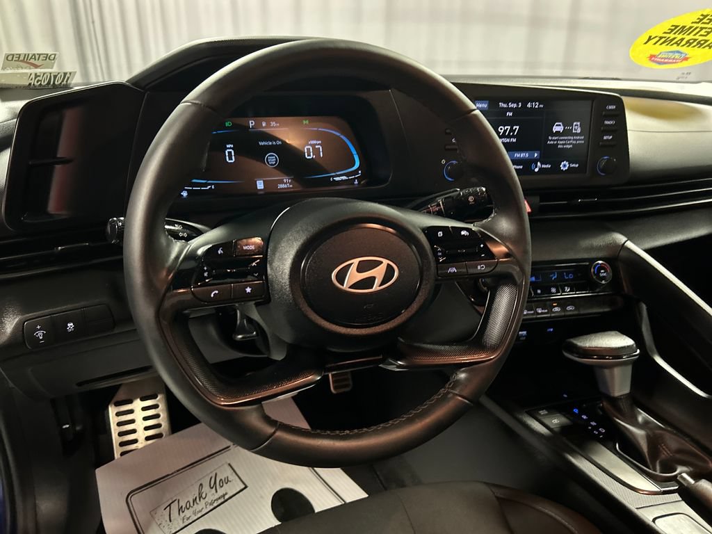 Used 2025 Hyundai Elantra Sport FWD image 13