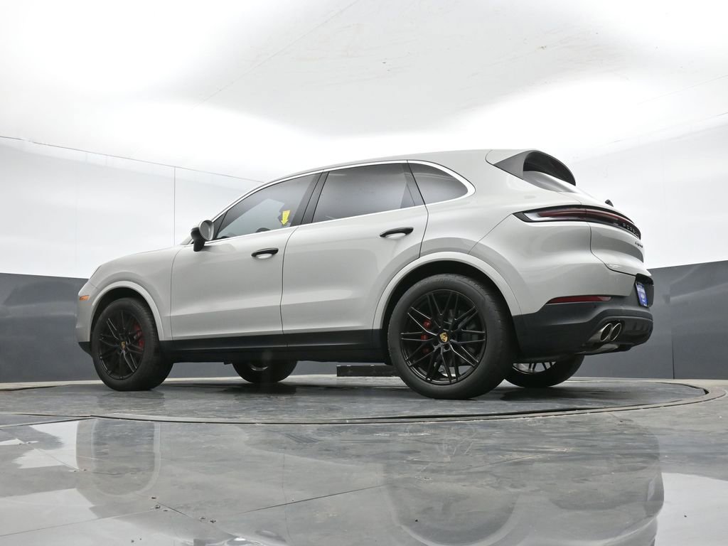 Used 2024 Porsche Cayenne S image 37