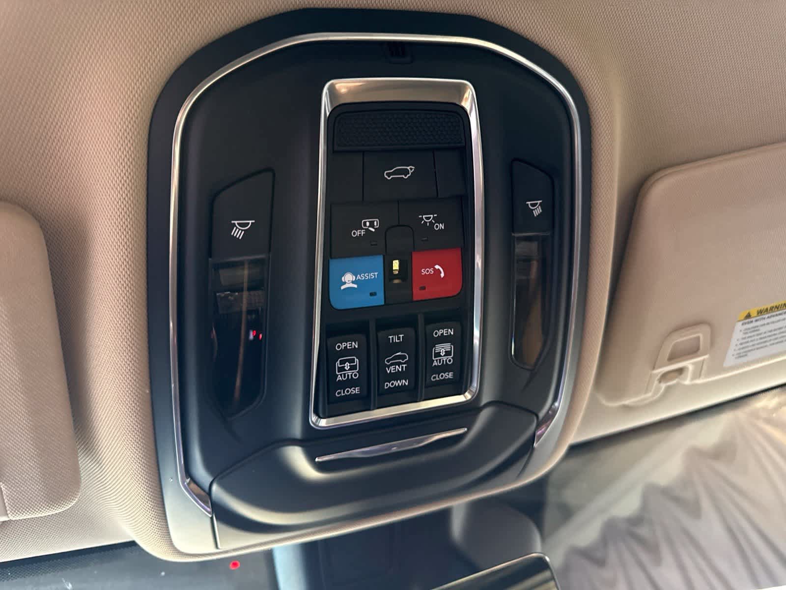 Used 2021 Jeep Grand Cherokee L Limited w/ Luxury Tech Group II AWD/4WD image 27