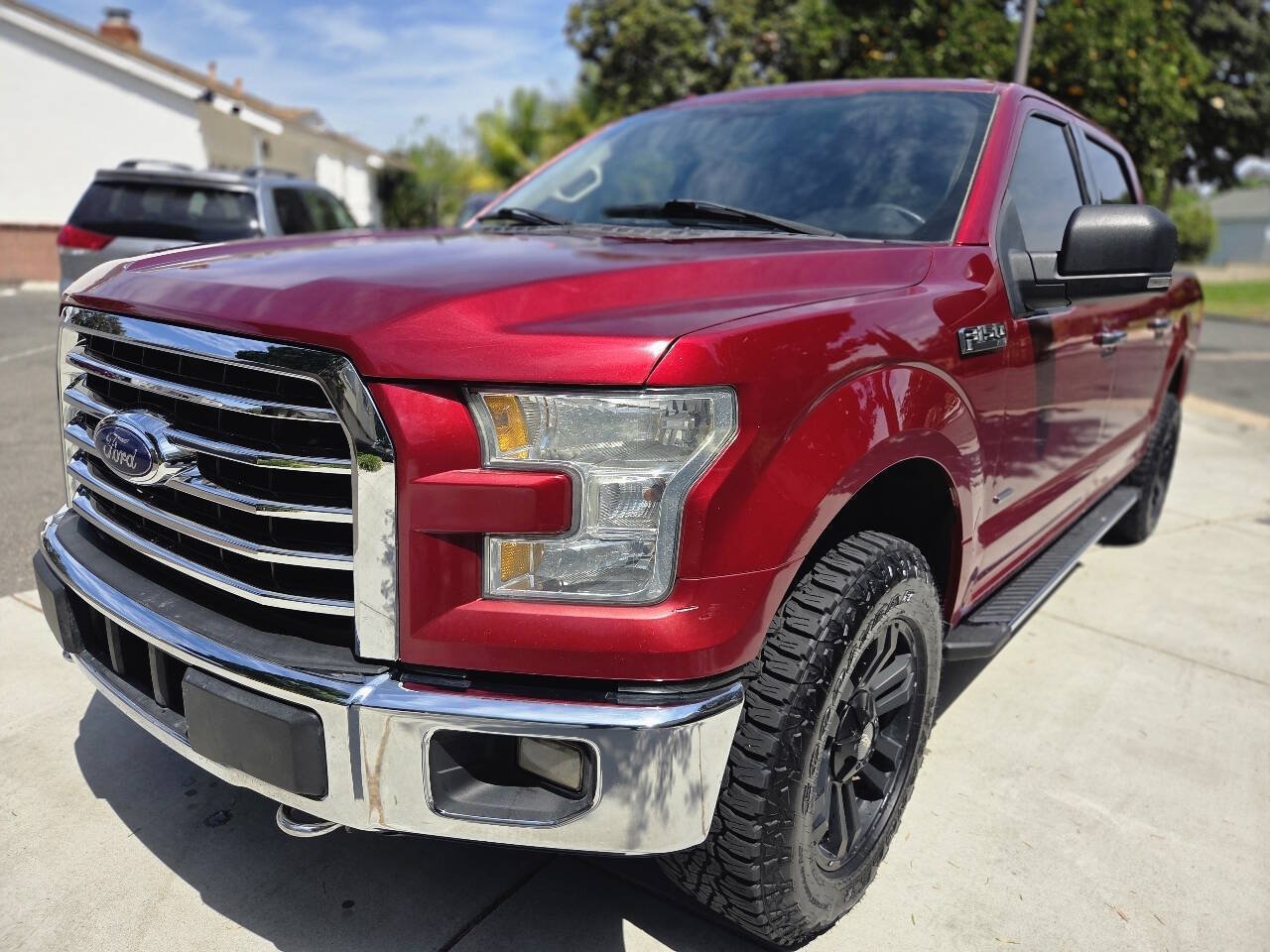 Used 2015 Ford F150 XLT w/ Equipment Group 301A Mid AWD/4WD image 7