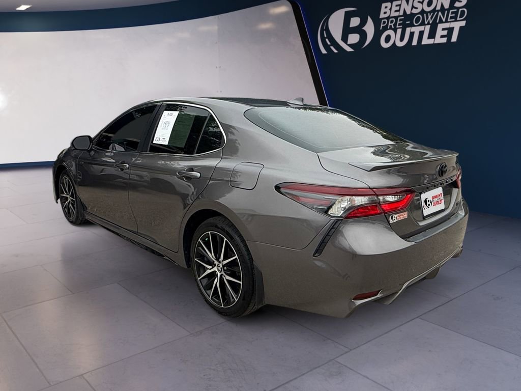 Used 2024 Toyota Camry SE FWD image 3