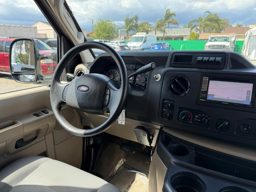 Used 2014 Ford E-350 and Econoline 350 XLT RWD image 24