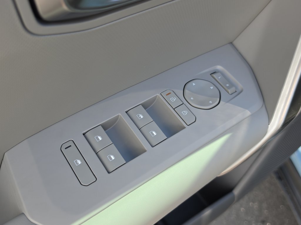 New 2027 Kia Seltos S FWD image 19