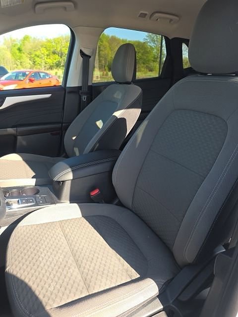 Used 2022 Ford Escape SE AWD/4WD image 9