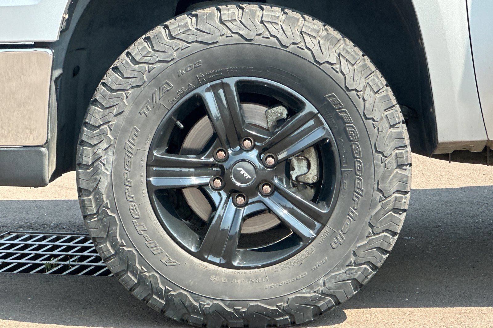 Used 2010 GMC Sierra 1500 SLE AWD/4WD image 23