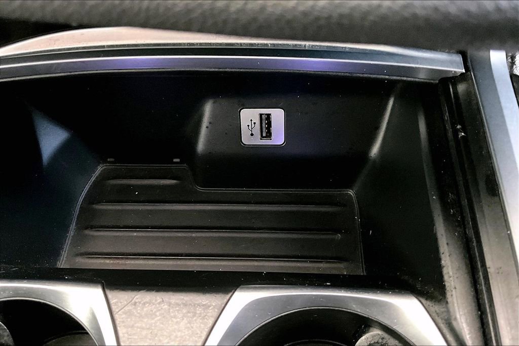 Used 2017 BMW 740e xDrive AWD/4WD image 16